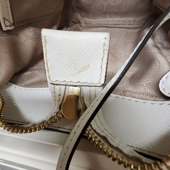Michael Kors Selma Tote White/Gold with matching wallet - Picture 10 of 13